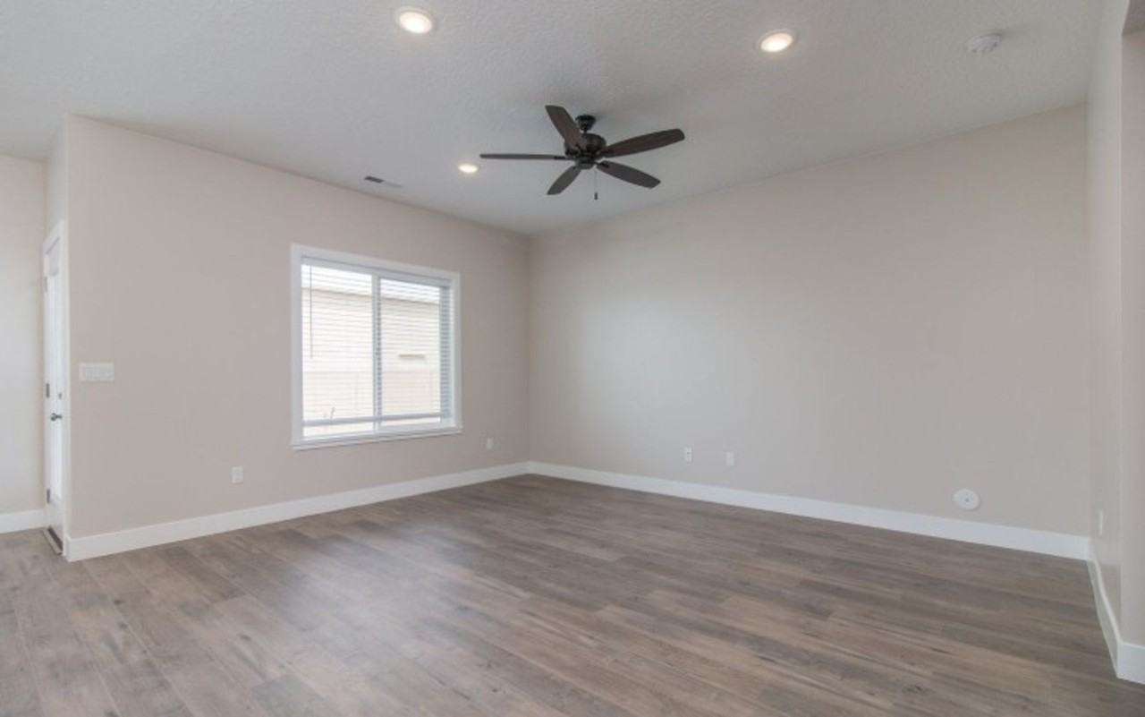 2694 W 220 N - Photo 4 of 14