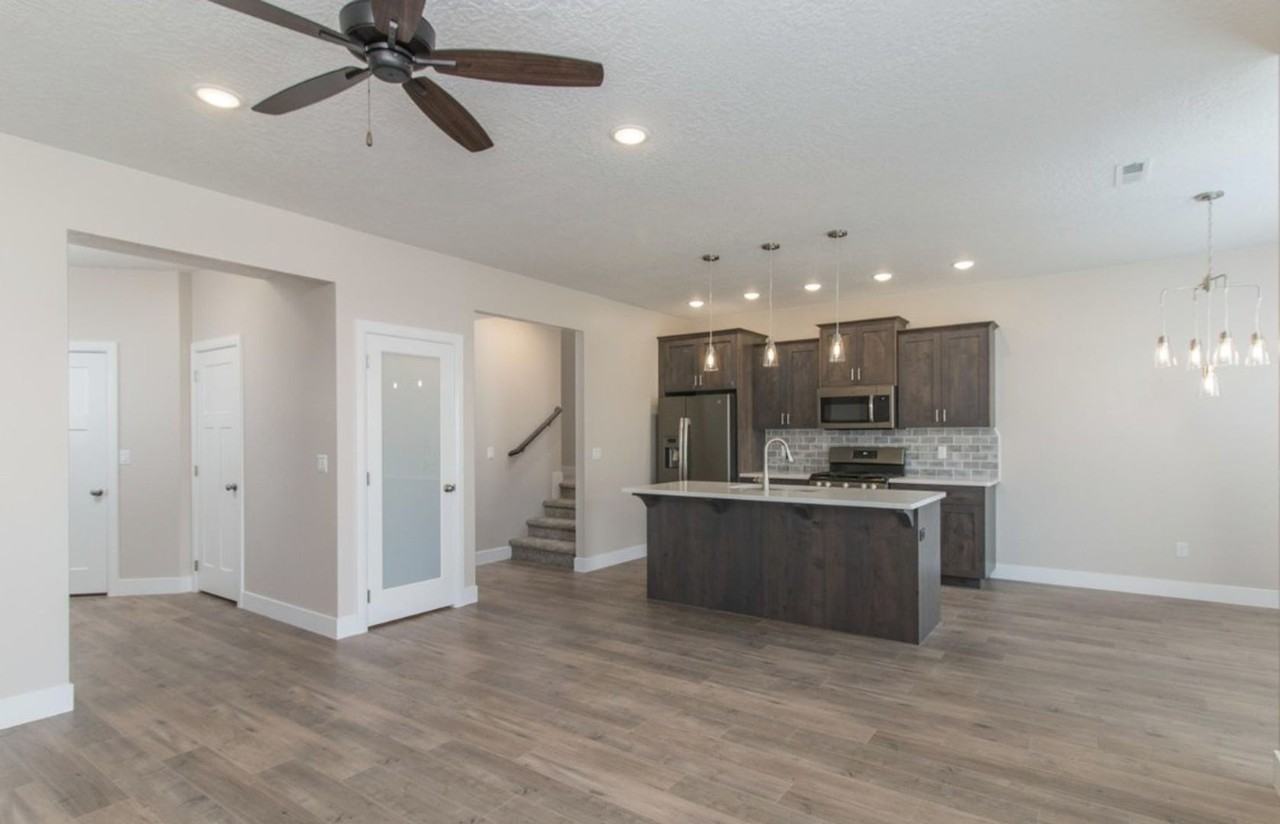 2694 W 220 N - Photo 6 of 14