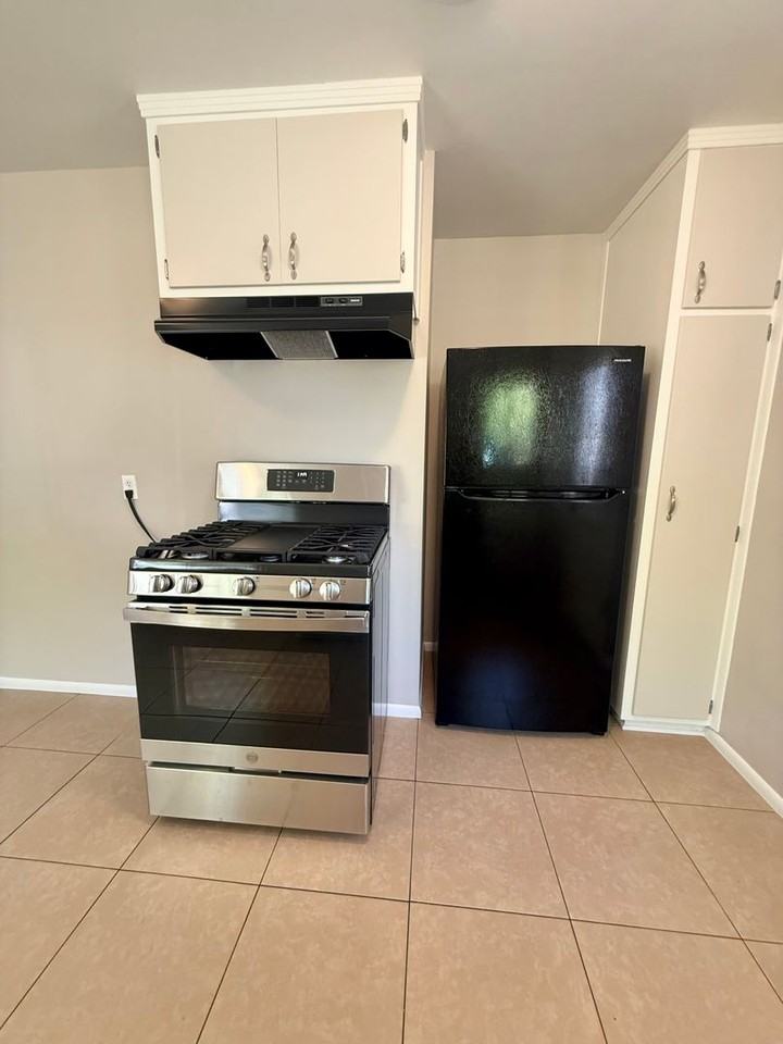 415 11th St - Photo 6 of 20