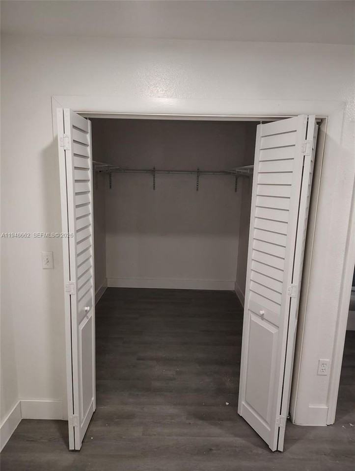 165 Sw 5th Ct - Photo 4 of 10