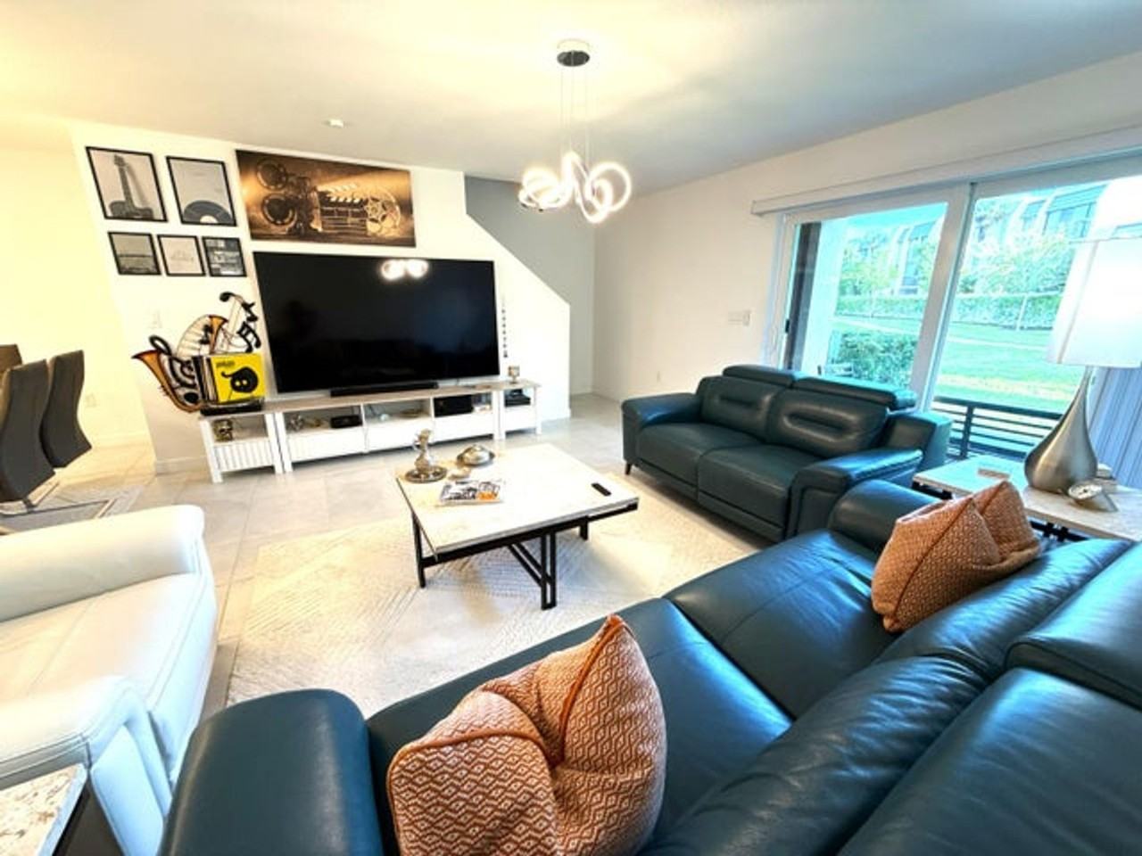 1880 Grantham Ct - Photo 4 of 16