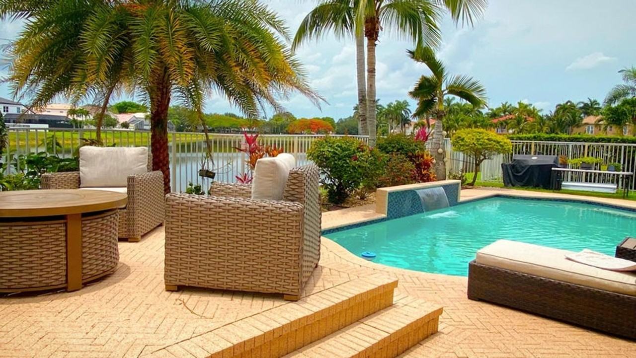 6489 Marbletree Ln - Photo 2 of 10