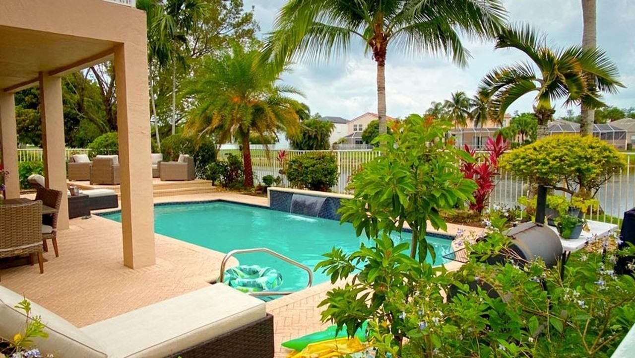 6489 Marbletree Ln - Photo 3 of 10