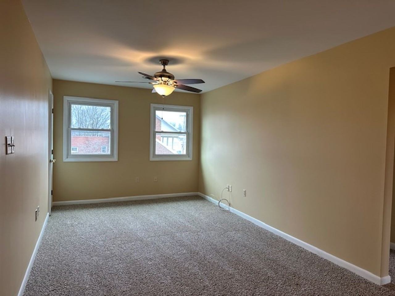 10 Front St #H - Photo 2 of 8