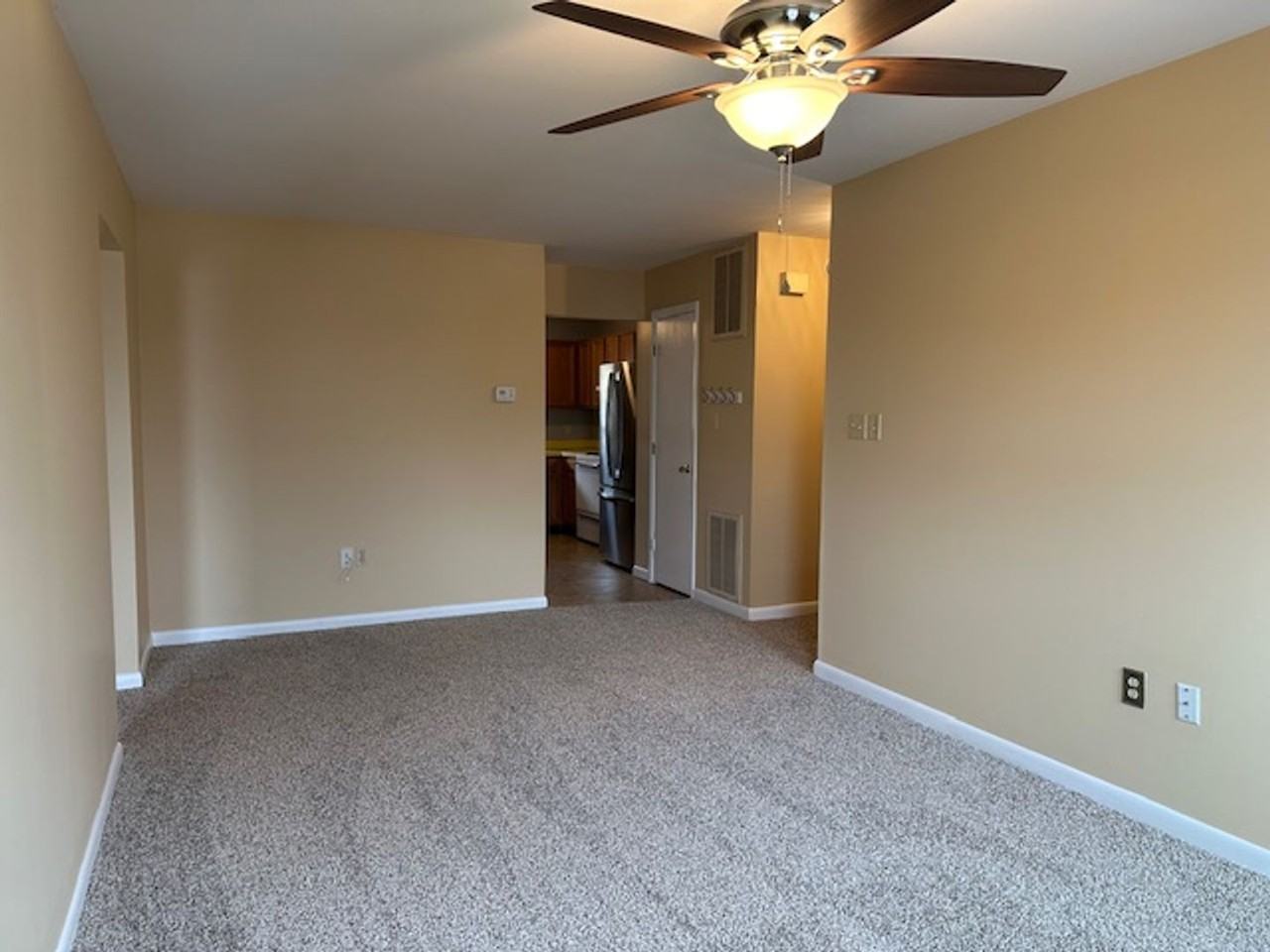 10 Front St #H - Photo 3 of 8