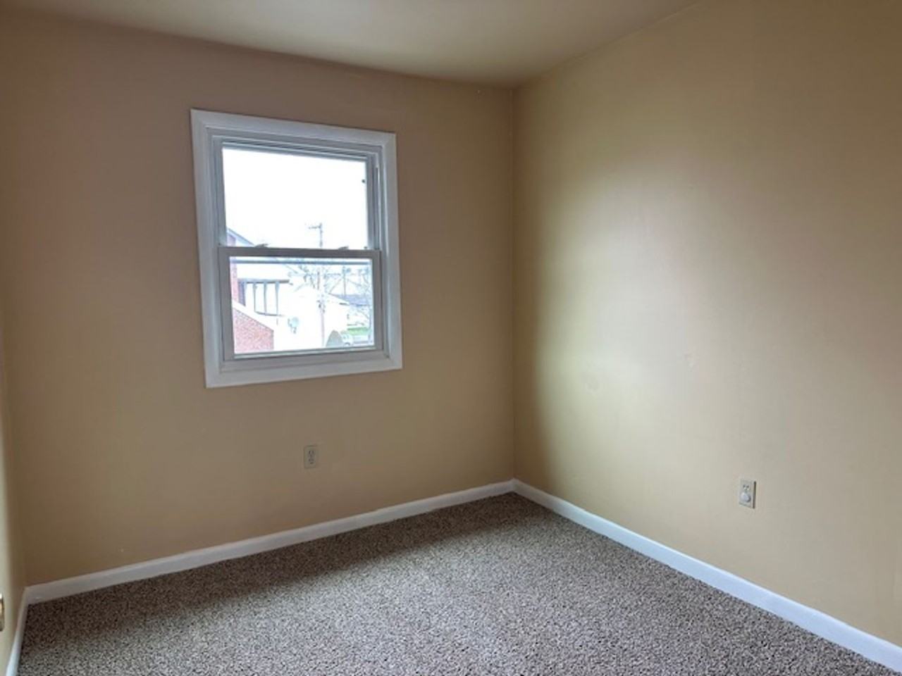 10 Front St #H - Photo 6 of 8