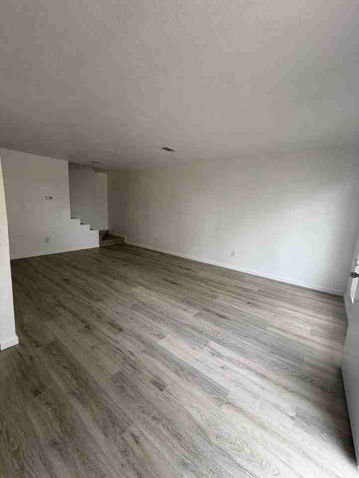 6095 Fairmeadow St - Photo 5 of 10