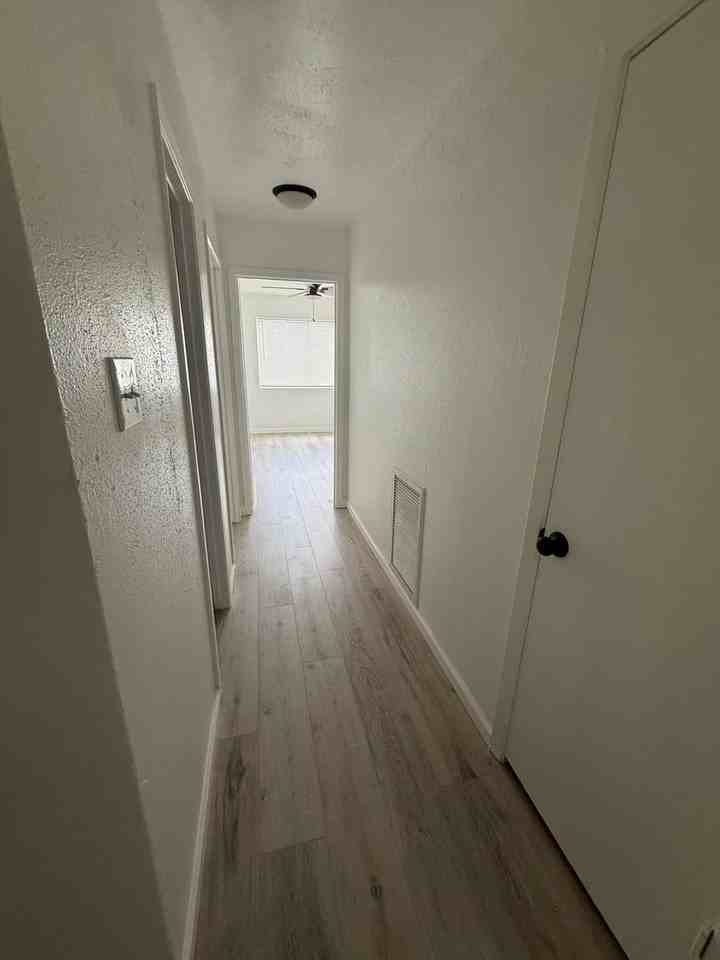 6095 Fairmeadow St - Photo 7 of 10