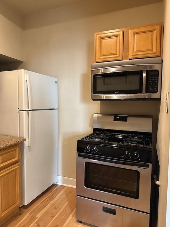 1525 N Front St #406 - Photo 7 of 9