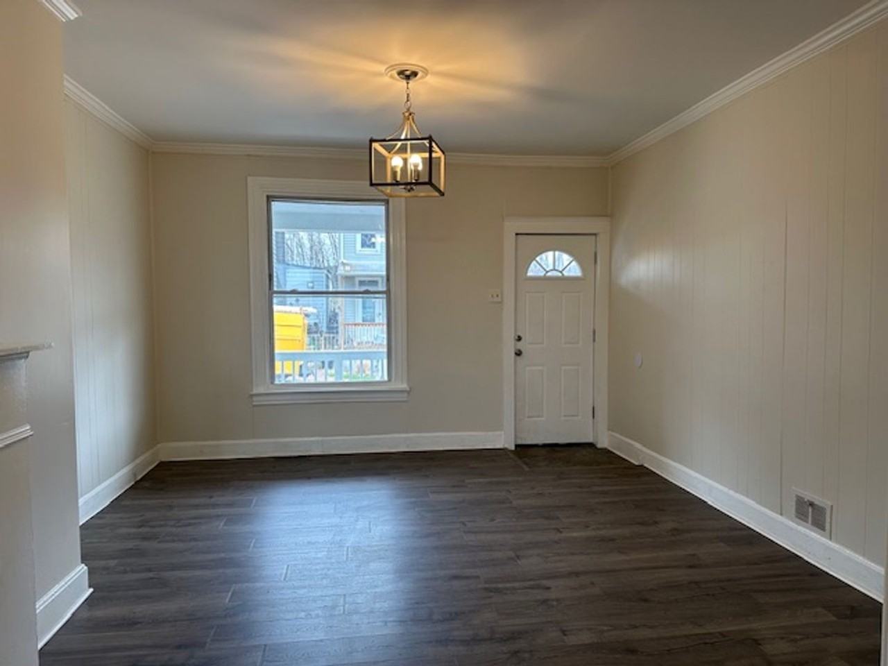 548 N 3rd St - Photo 4 of 18