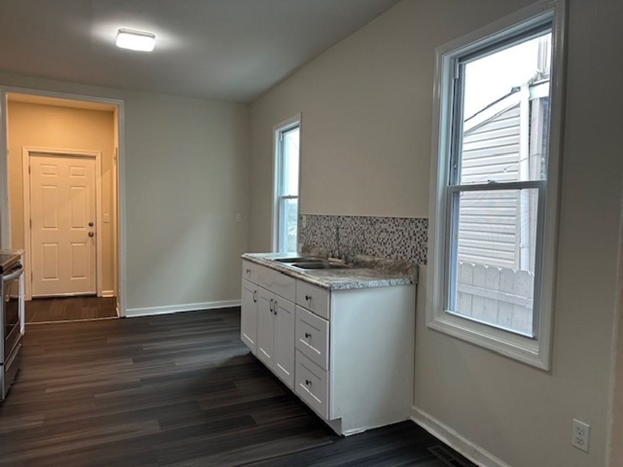 548 N 3rd St - Photo 5 of 18