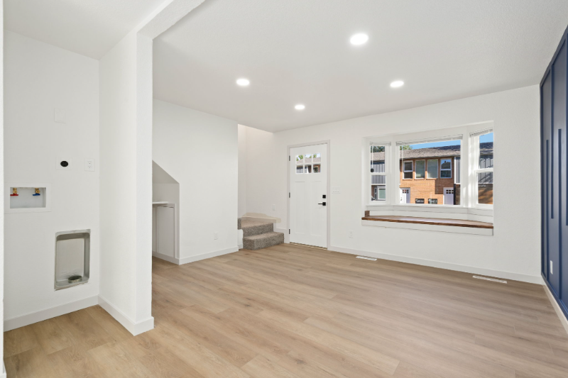 1624 Banyan Dr - Photo 5 of 15