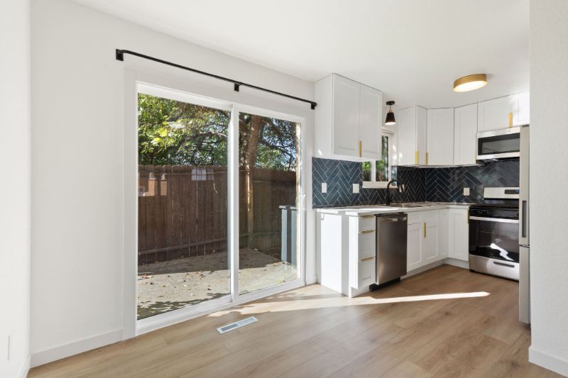 1624 Banyan Dr - Photo 6 of 15