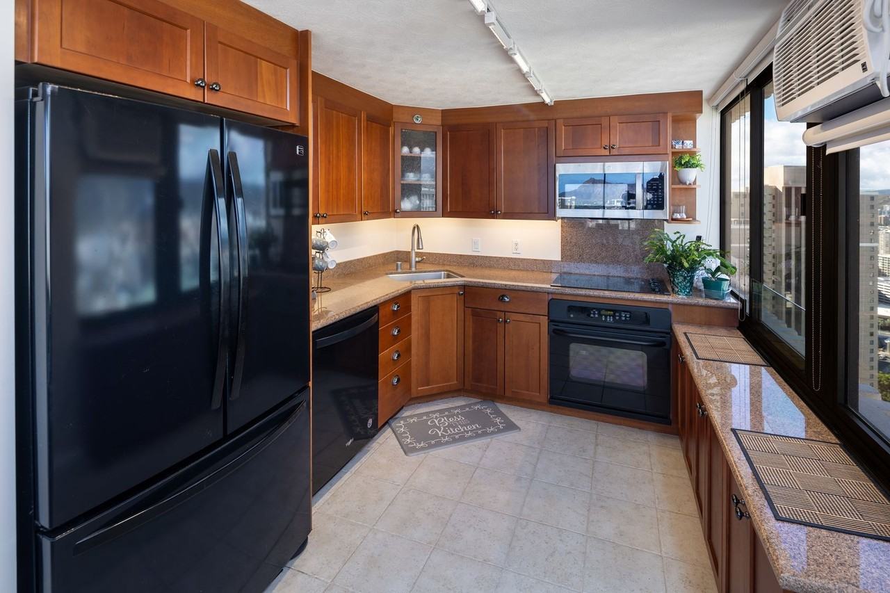 343 Hobron Ln #4202 - Photo 2 of 20