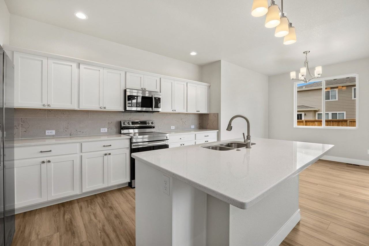 1212 104th Avenue Ct - Photo 4 of 20