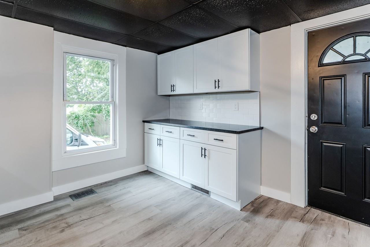 108 Northampton Ave - Photo 5 of 28