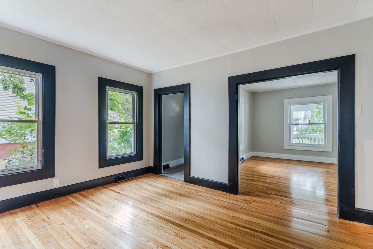 108 Northampton Ave - Photo 6 of 28