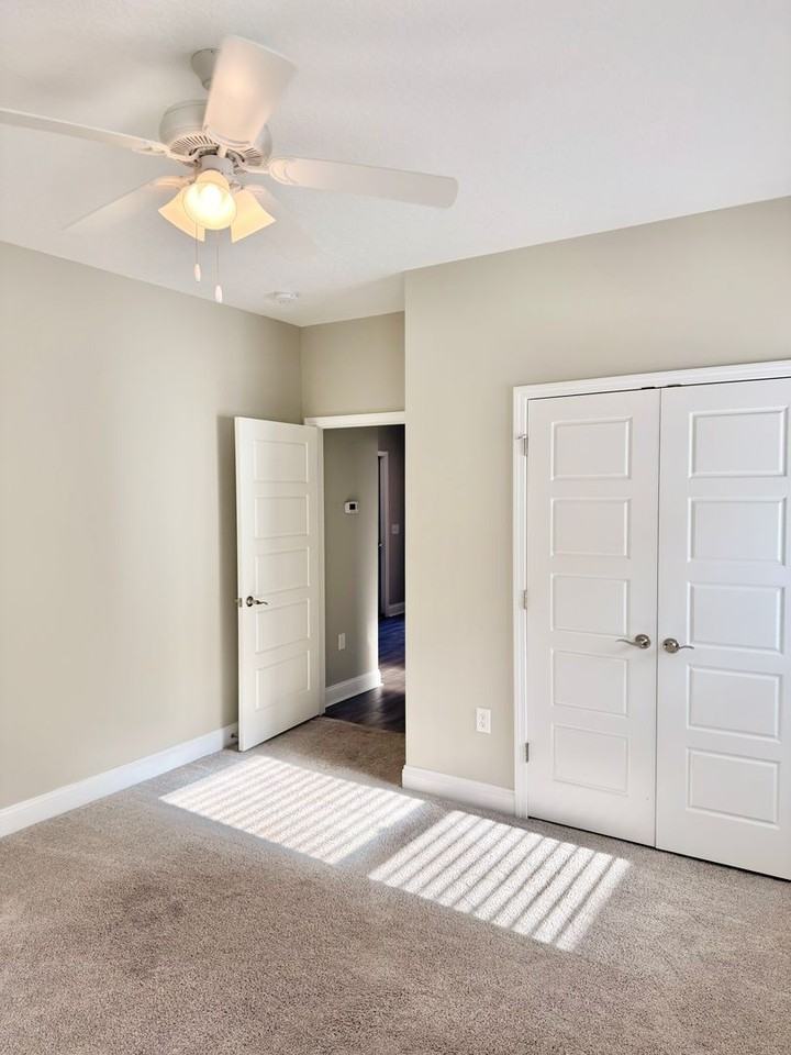 142 The Villas Way - Photo 4 of 18