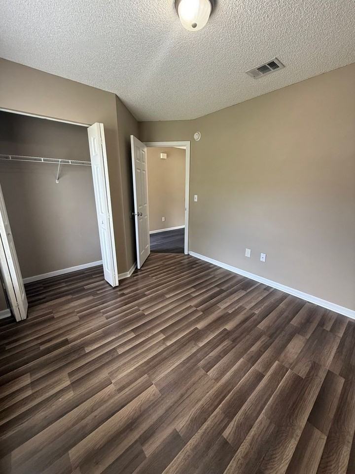 6 Talbot Ct - Photo 4 of 17
