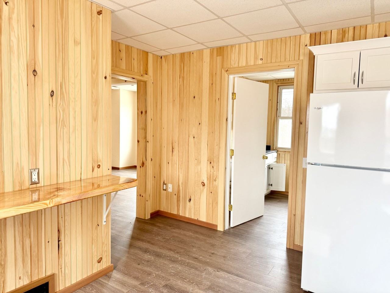 Well maintained inside and out - Photo 6 of 44