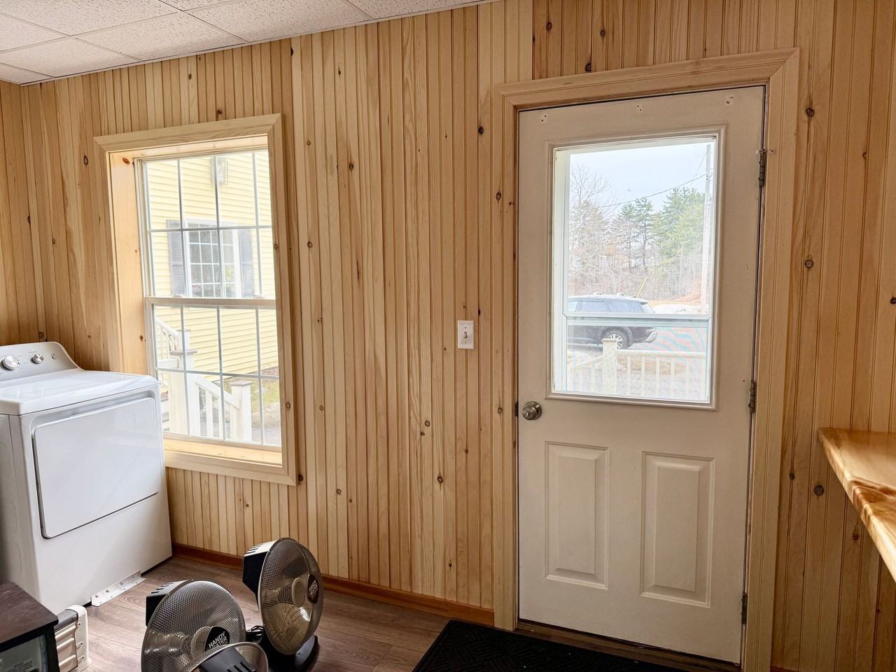 Well maintained inside and out - Photo 7 of 44