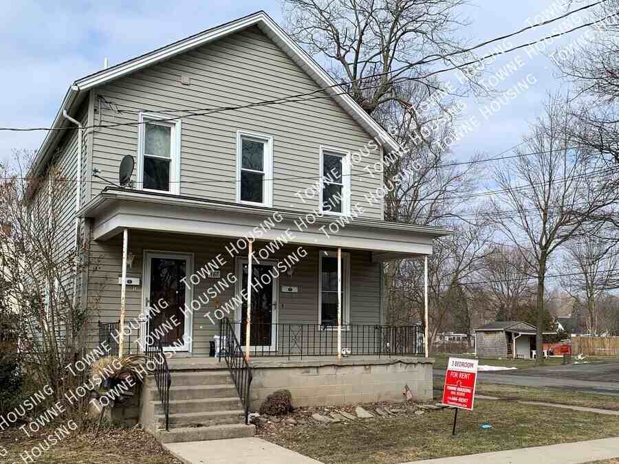 487 Hawley St #2