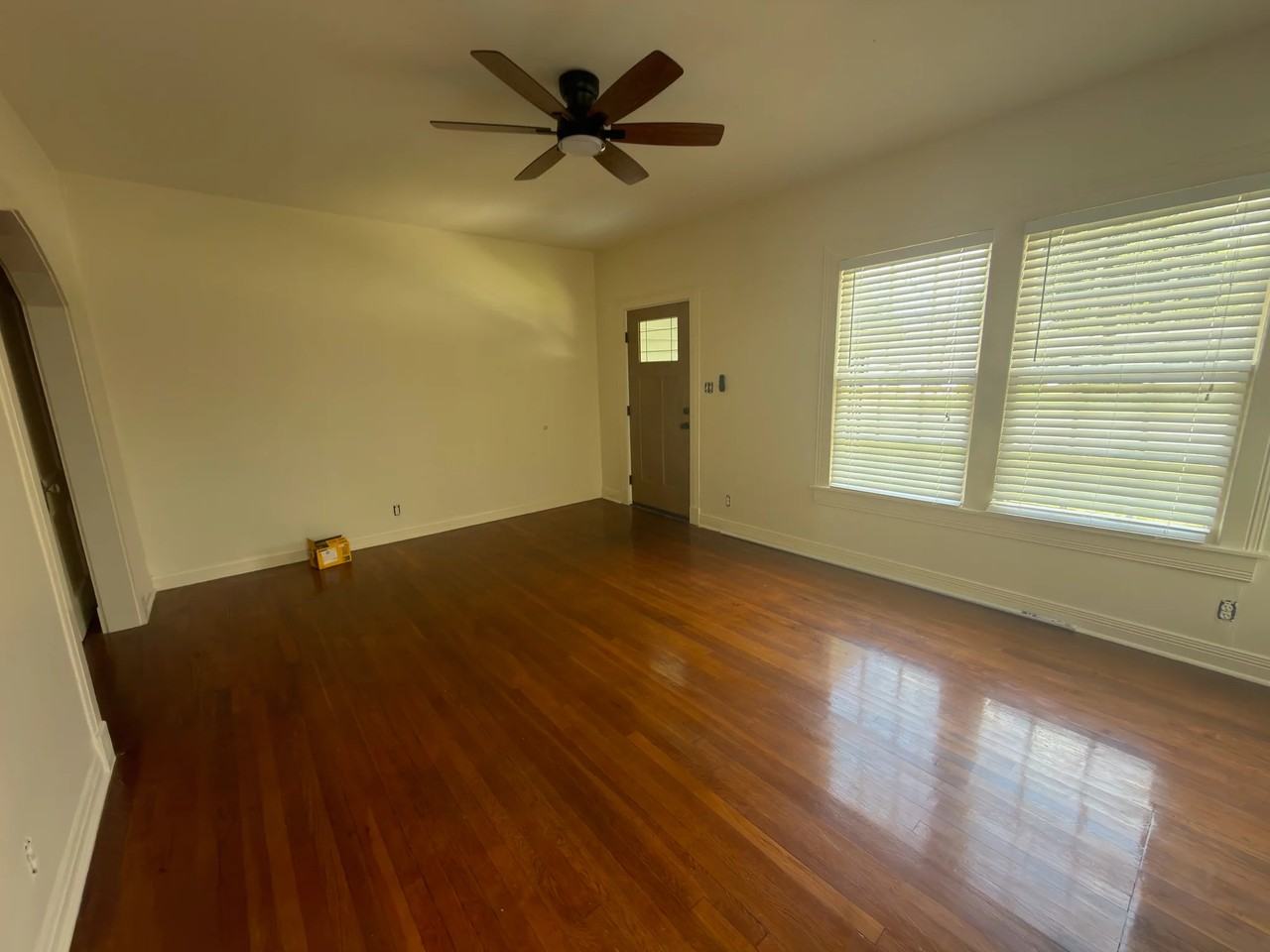 4019 Akard Ave - Photo 3 of 18