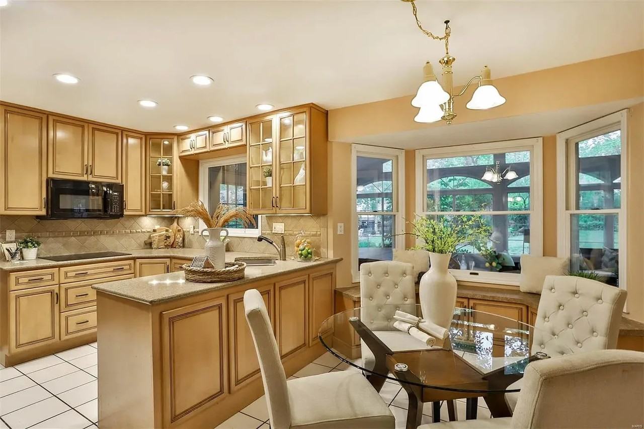 2019 Cedarmill Dr - Photo 3 of 27