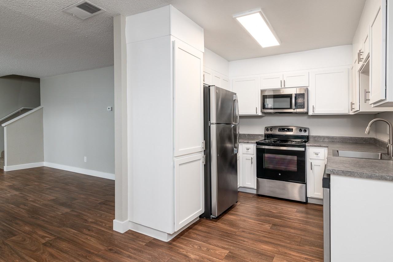 390 Alameda Del Prado #390F - Photo 3 of 18