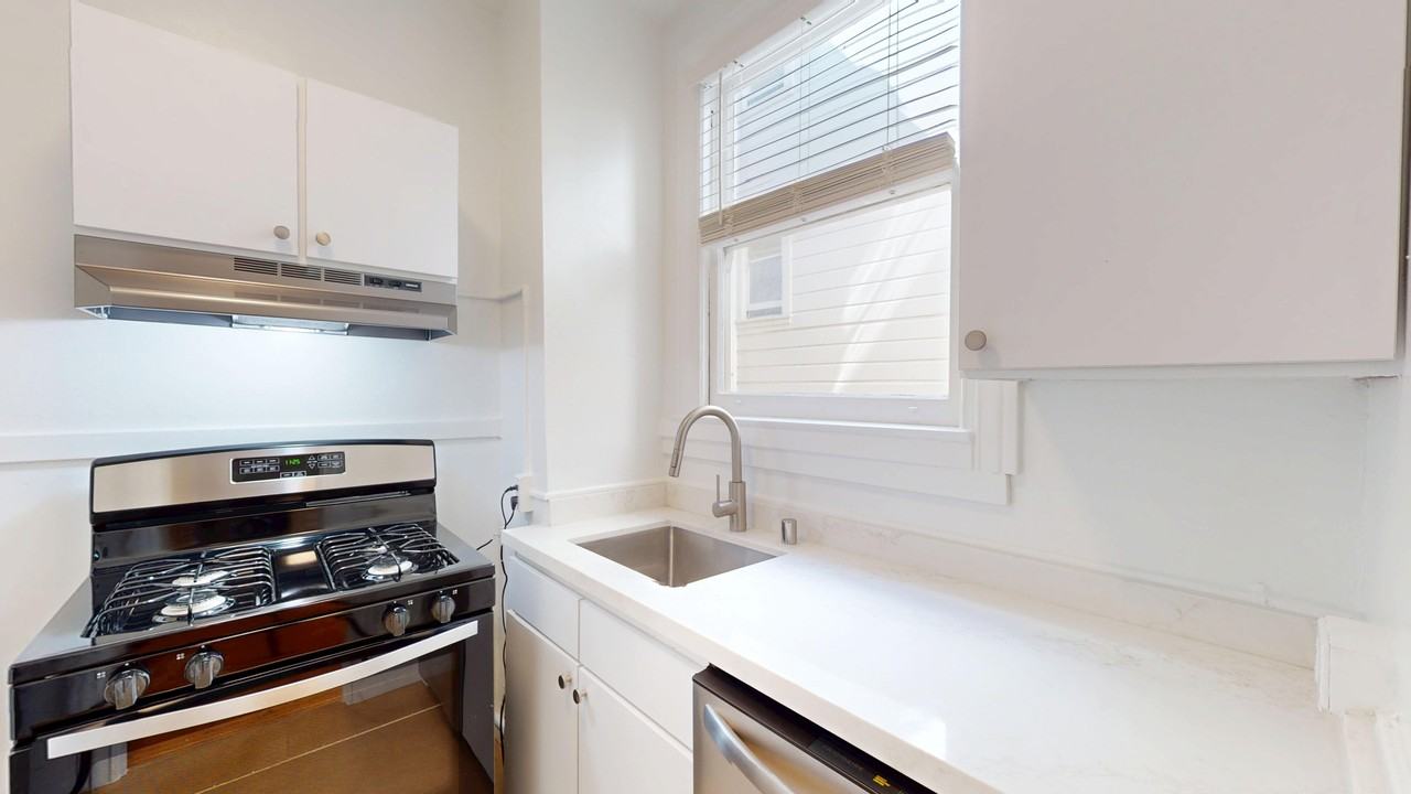 1440 Golden Gate Ave #203 - Photo 6 of 16