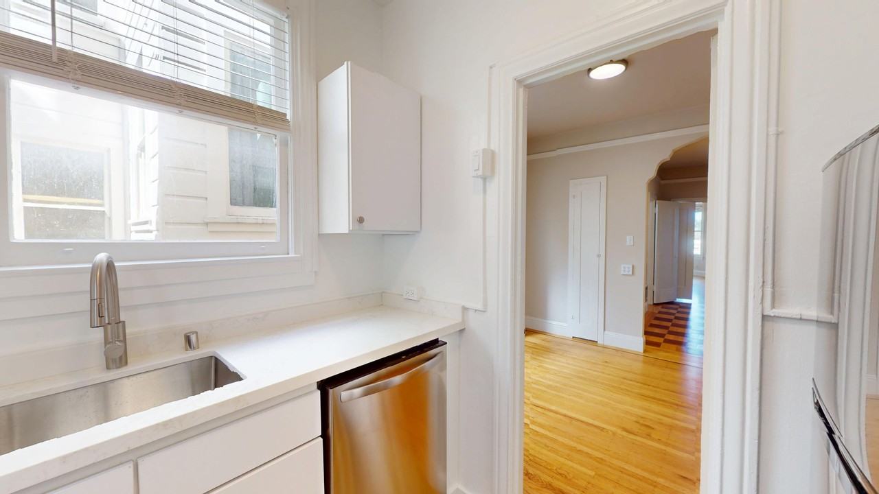 1440 Golden Gate Ave #203 - Photo 7 of 16