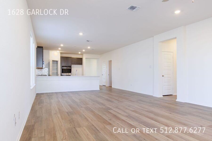 1628 Garlock Dr - Photo 6 of 32