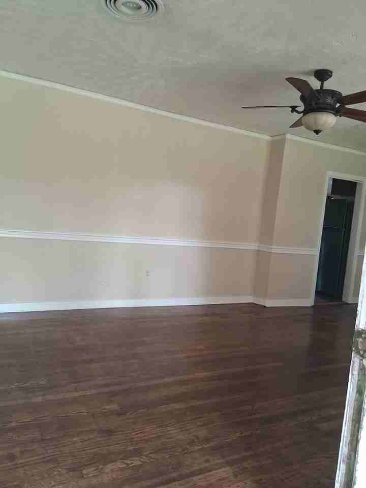 430 Cedarhurst Dr - Photo 2 of 16