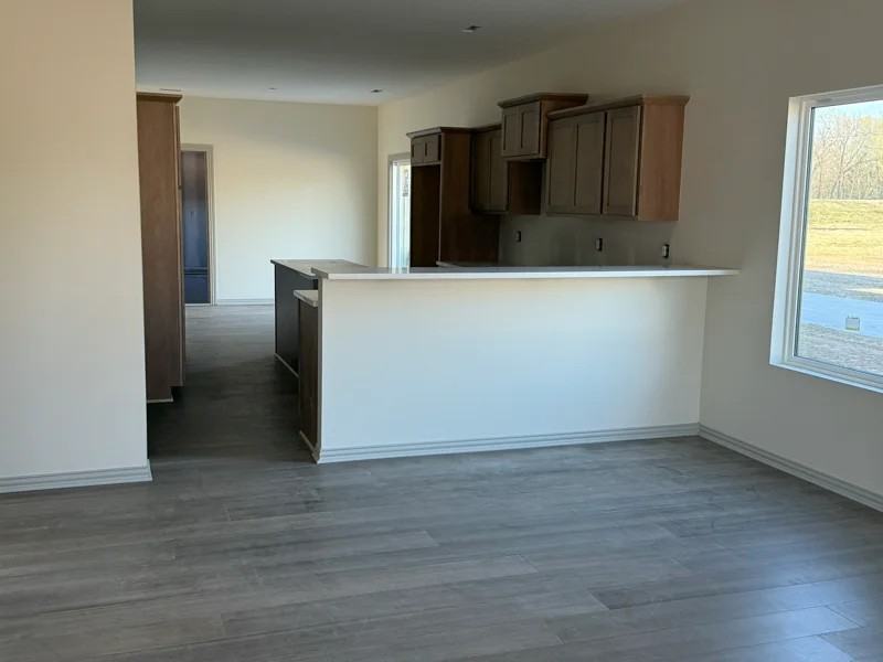 405 W Allison St - Photo 5 of 18