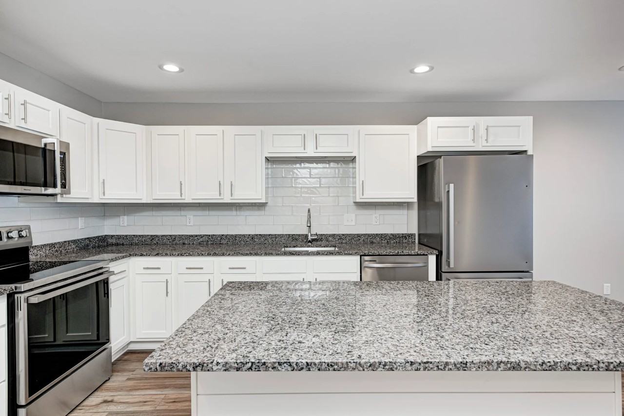 4977 W 16th St #C - Photo 5 of 12