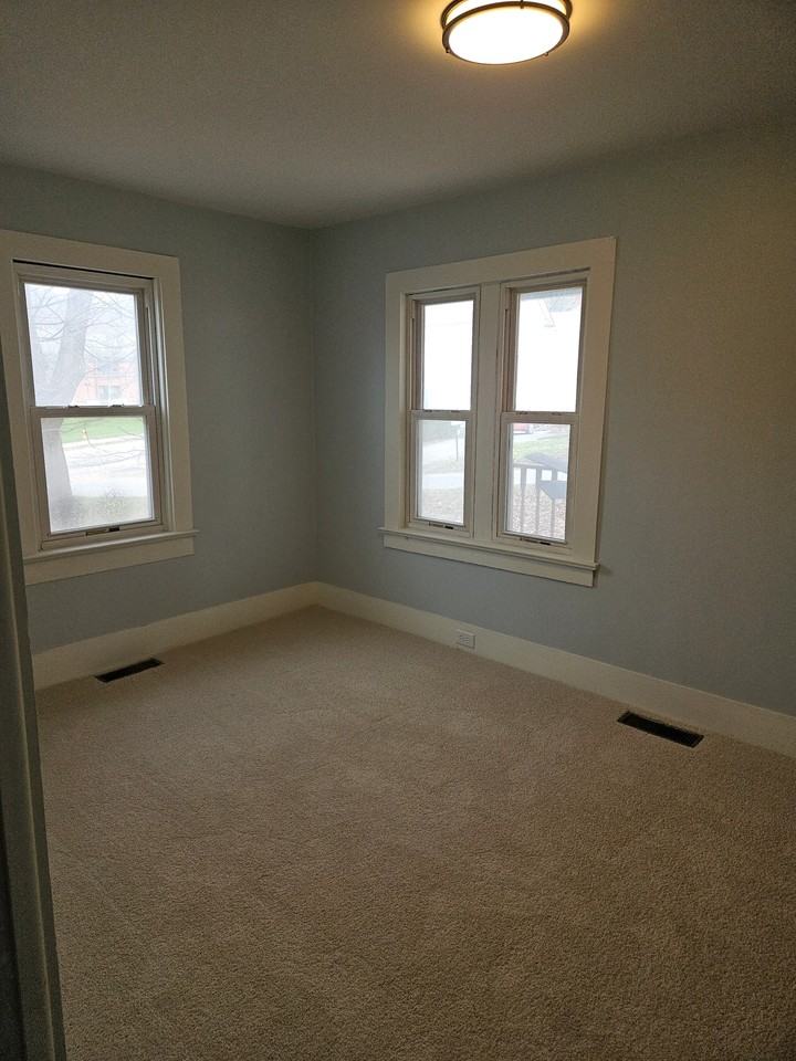 14 Parker Ave - Photo 7 of 9