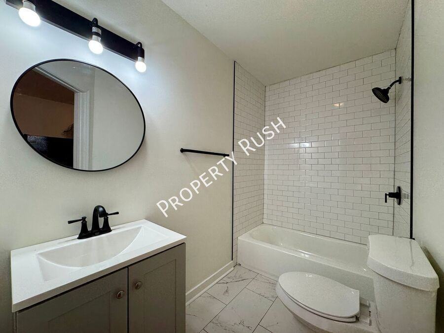 4521 Balcomb St #4523 - Photo 6 of 16