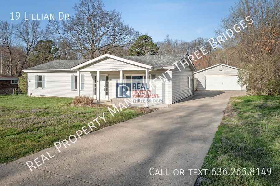 19 Lillian Dr - Photo 2 of 28