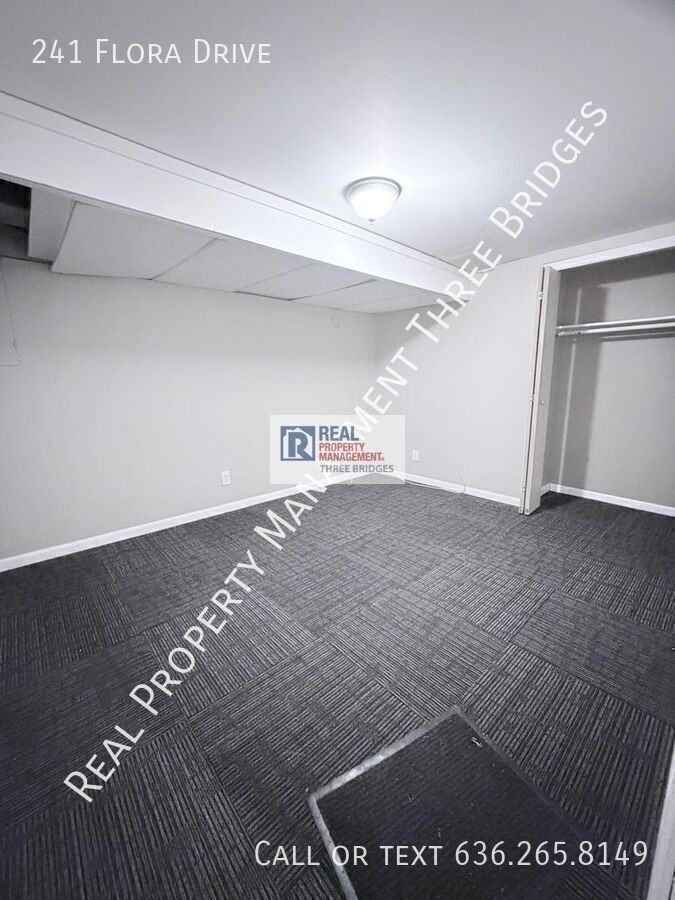 241 Flora Dr - Photo 6 of 16