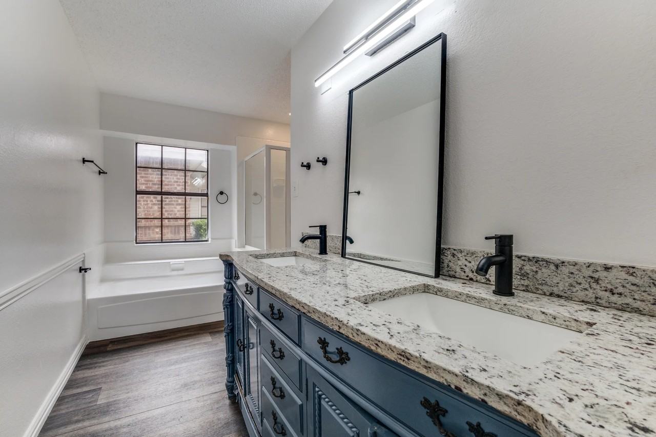 434 Wellington Dr - Photo 5 of 16