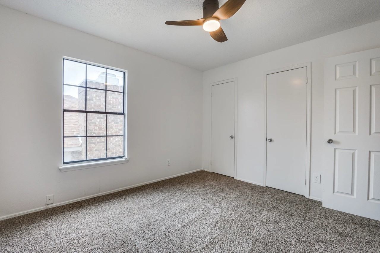 434 Wellington Dr - Photo 7 of 16