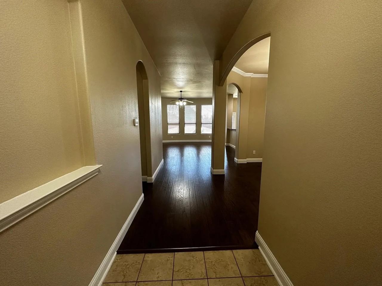 528 Stockton Dr - Photo 3 of 18