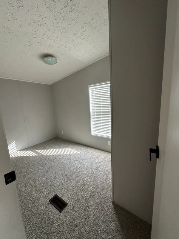 64 Hancock St - Photo 4 of 17