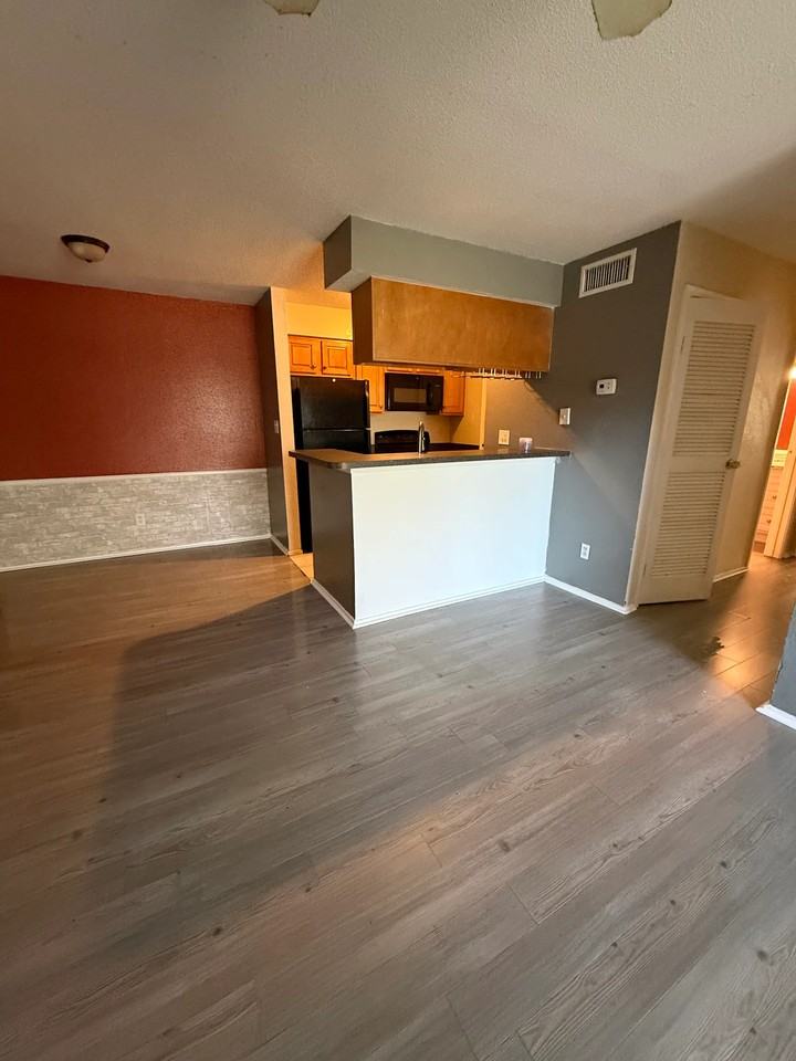 9100 Dr Martin Luther King Jr St N - Photo 2 of 18