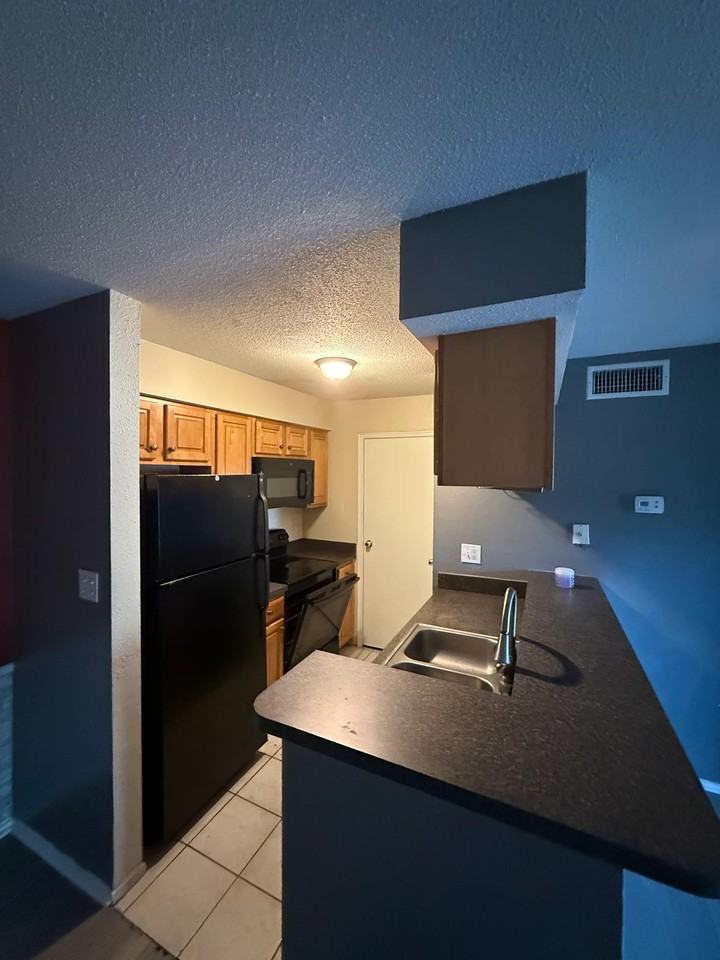 9100 Dr Martin Luther King Jr St N - Photo 4 of 18