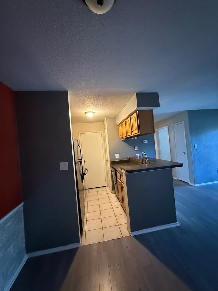 9100 Dr Martin Luther King Jr St N - Photo 5 of 18