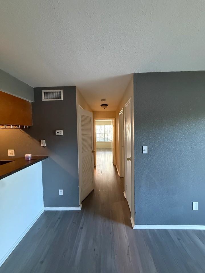 9100 Dr Martin Luther King Jr St N - Photo 7 of 18