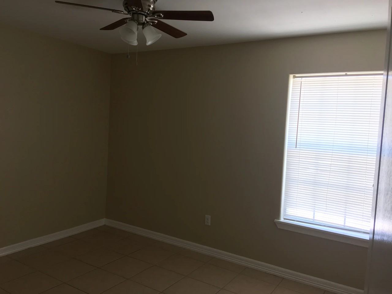 23879 Southfork Dr - Photo 5 of 6