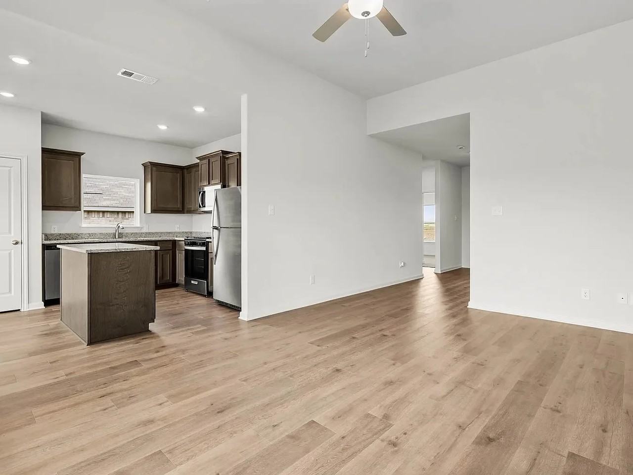 5607 Wembley Downs Dr - Photo 2 of 9