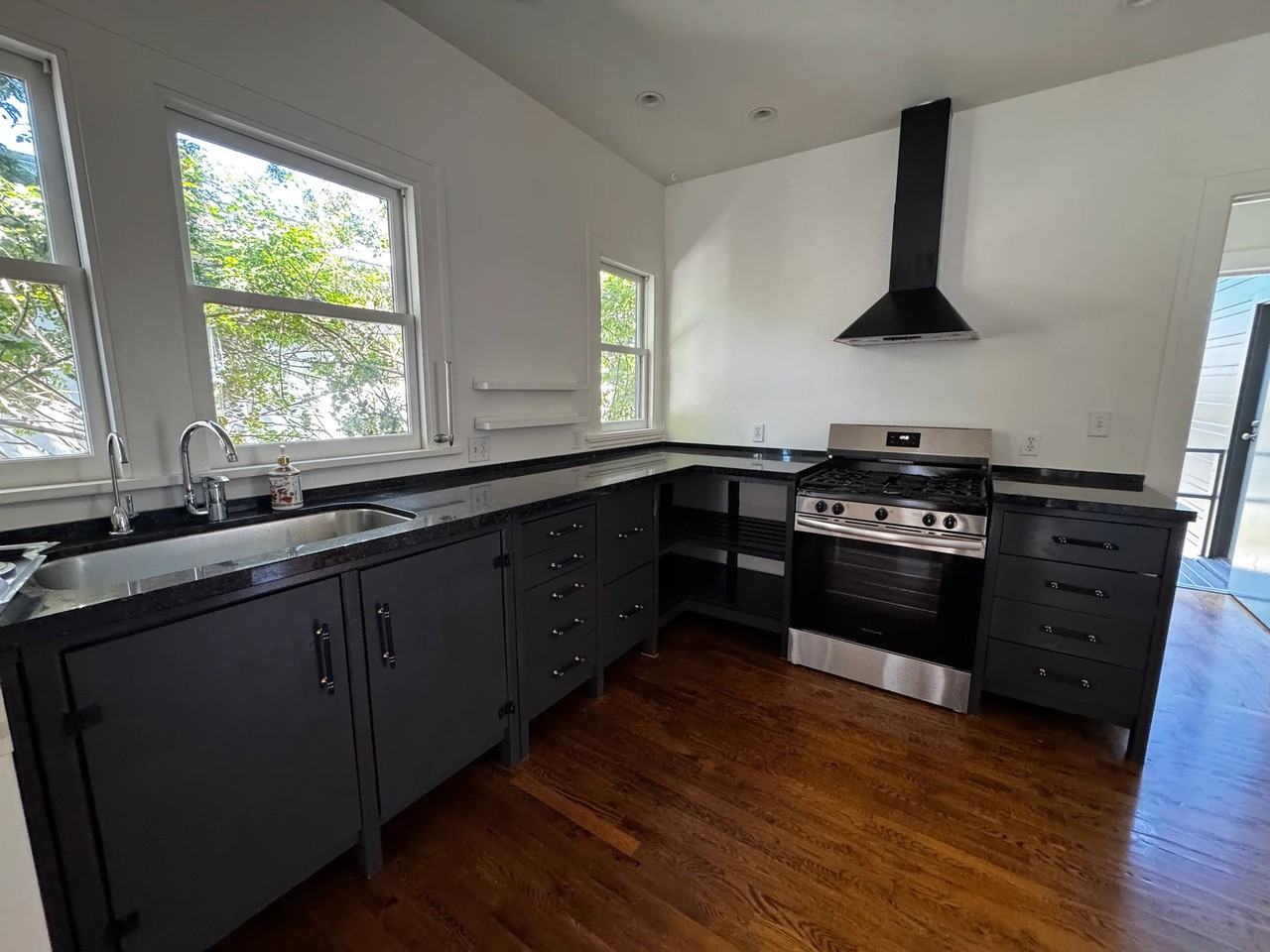 5964 Marshall St - Photo 7 of 11